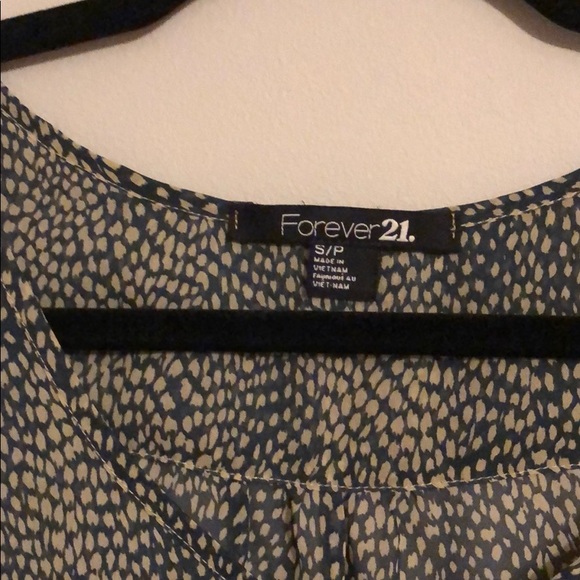 Top - Picture 2 of 2